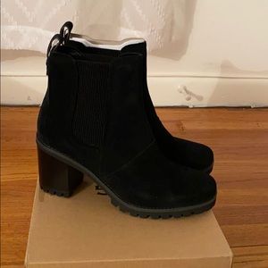 BRAND NEW UGG